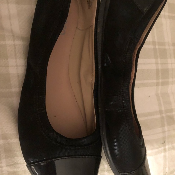 EUC Easy Spirit e360 black ballet flats w/ patent toe cap & back, size 10W - Picture 9 of 9